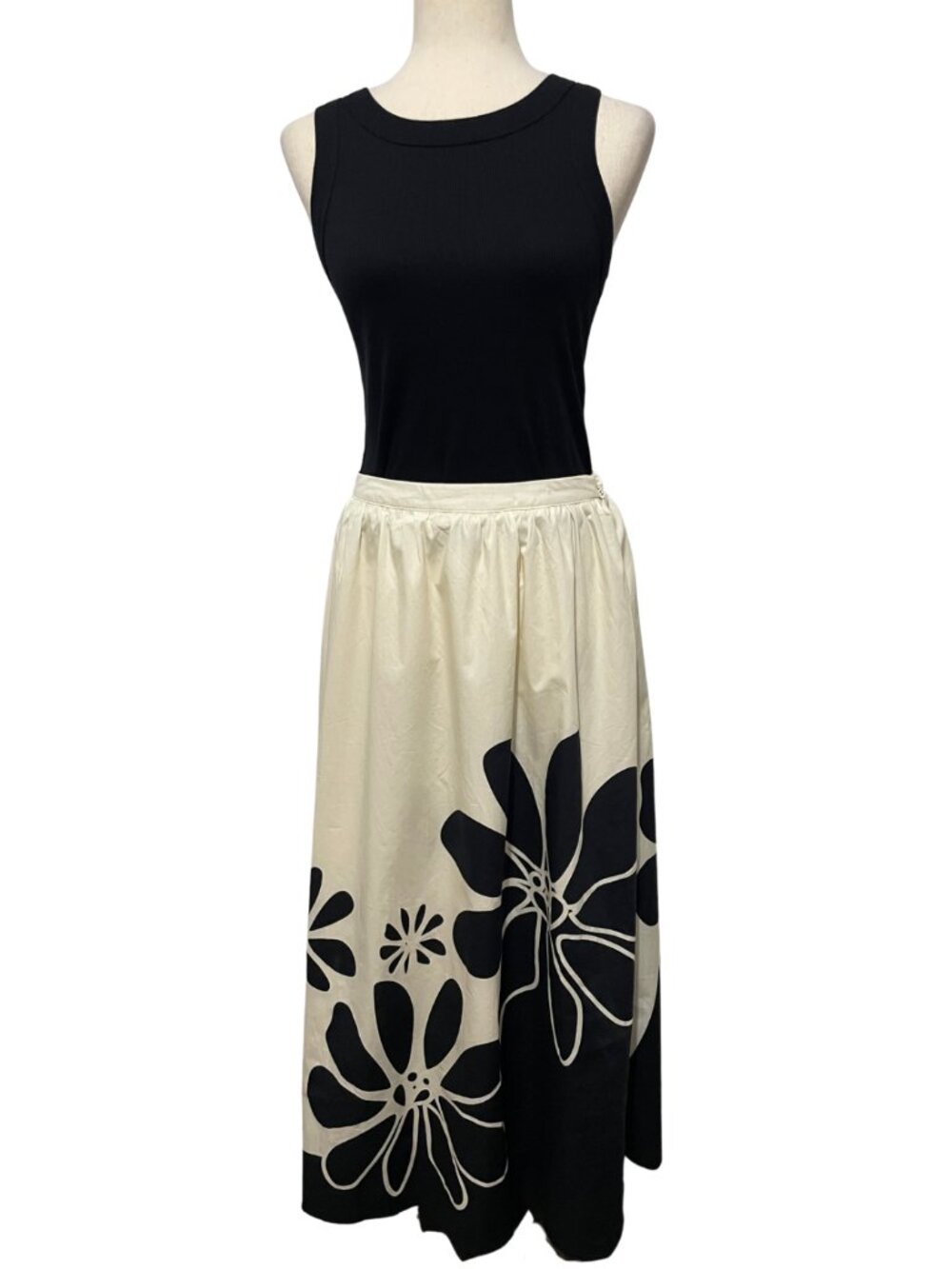 Women’s Avara Monroe Skirt Cream Black Bold Floral Cotton NWT Medium